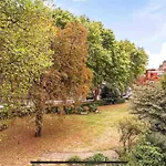 Luxury 2-Bedroom Apartment In Prime South Kensington