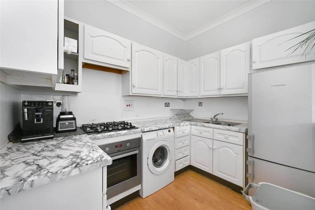 Luxury 2-bedroom In Prime South Kensington * London