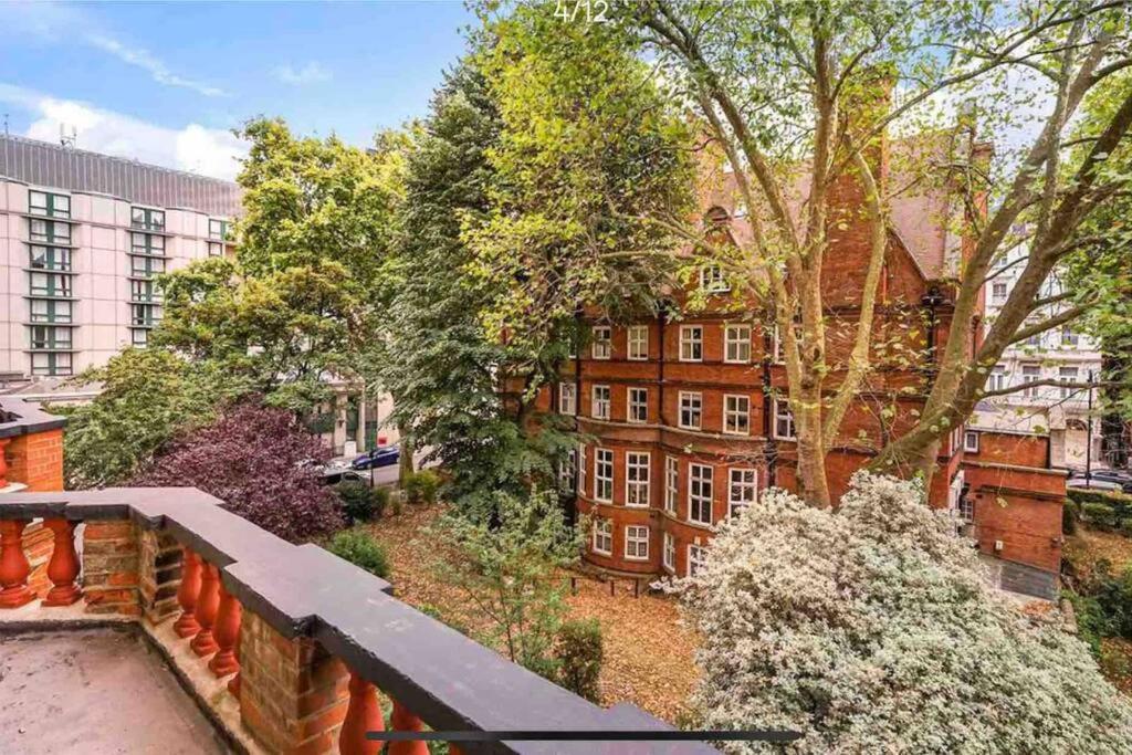 Luxury 2-bedroom In Prime South Kensington London